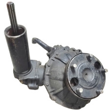 Редуктор лівий(5 шпильок)(вир-во Білорусь,МТЗ)