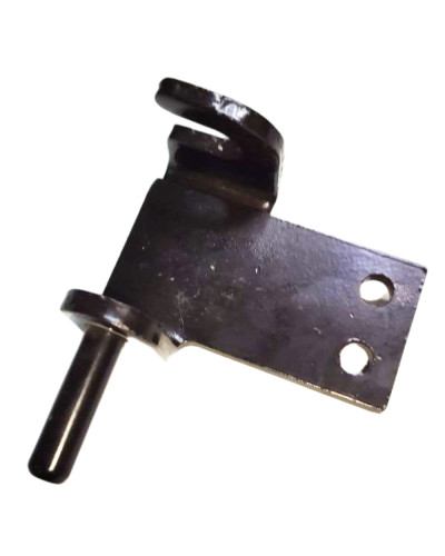 Кронштейн боковини капота правий МТЗ-892,920,950(вир-во Білорусь,МТЗ)