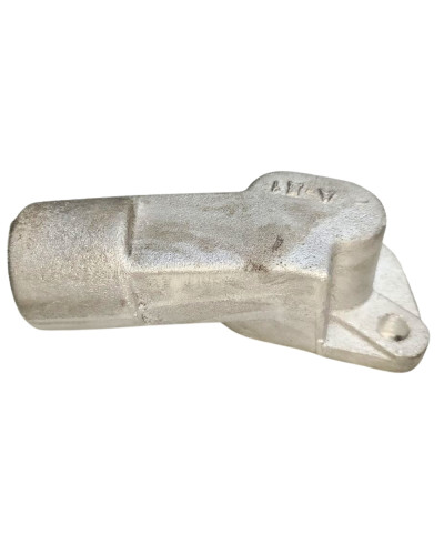 Патрубок насоса водяного