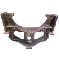 Брус передній