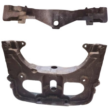 Брус передній