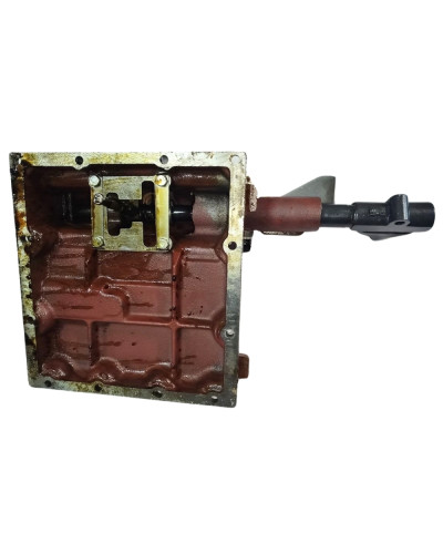 Кришка КПП МТЗ-920 без важіля(вир-во Білорусь,МТЗ)