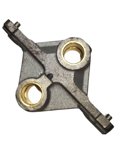 Кронштейн привода масляного насоса