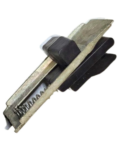 Засувка боковини капота