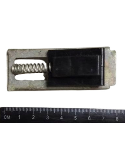 Засувка боковини капота