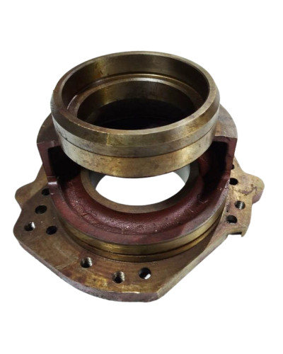 Стакан підшипника правий(мокрі гальма) МТЗ-1221,1523(вир-во Білорусь,МТЗ)