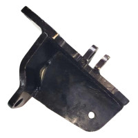 Кронштейн правий