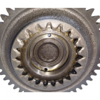 Вал вторинний з гайкою(вир-во Білорусь,МТЗ)